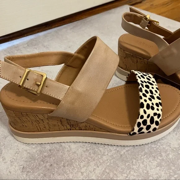 Crevo Animal Print Leather Wedge Sandals in Off-White Size 7 - Picture 6 of 7